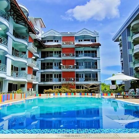 Perdana Serviced Apartment & Resorts Padang Mat Sirat Exterior foto